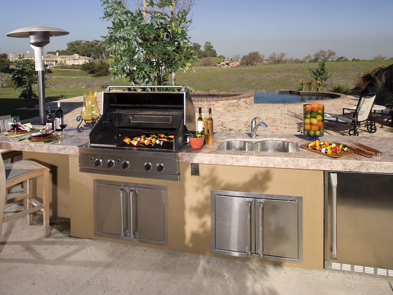 Complete Outdoor Kitchen with BBQ