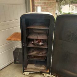 Old Refrigerator Turned Into a BBQ Smoker Grill_1